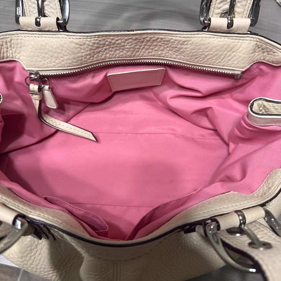 Coach SoHo Cream Leather Shoulder Bag - Picture 8 of 9